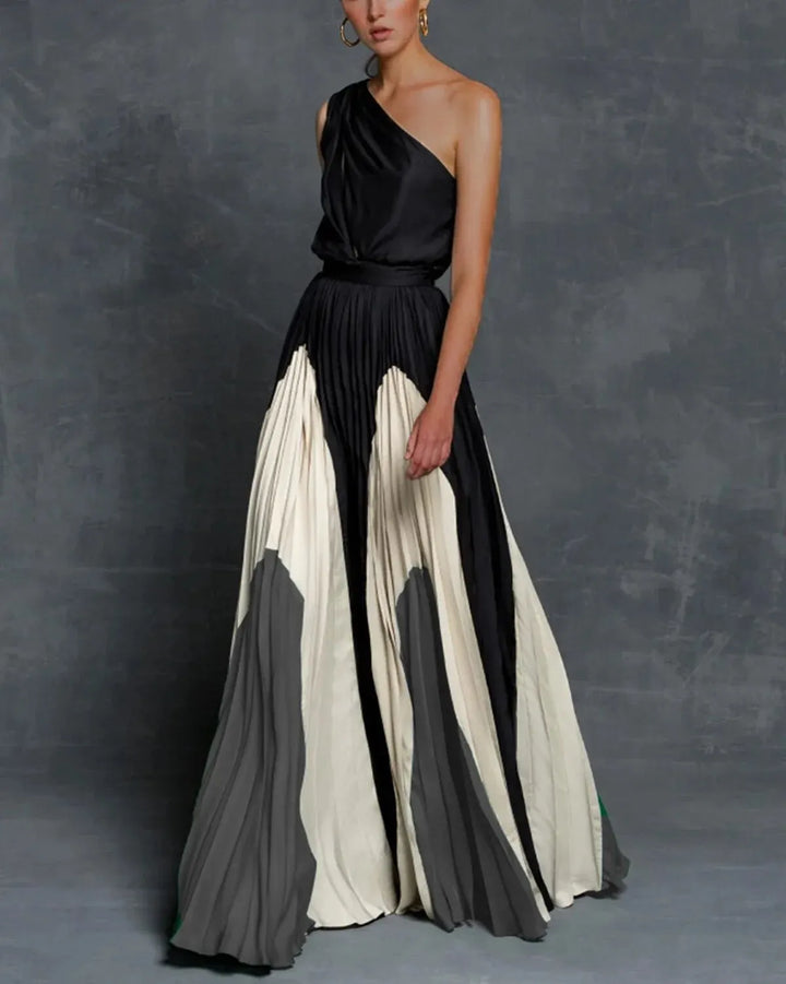 Elegant Maxi Dress with Stylish Shoulder Design