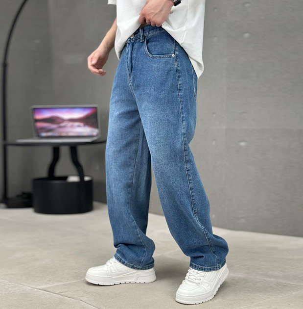 Loose Fit Straight Leg Jeans for Men - Relaxed Fit